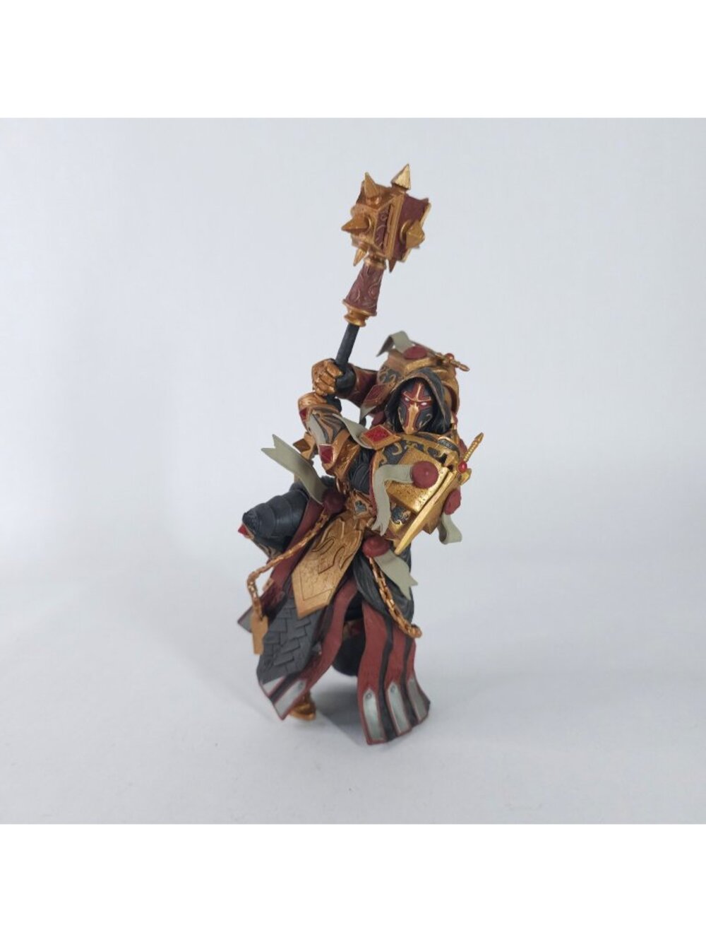 DC Unlimited World of Warcraft Figure Series 7 Human Paladin Judge Malthred